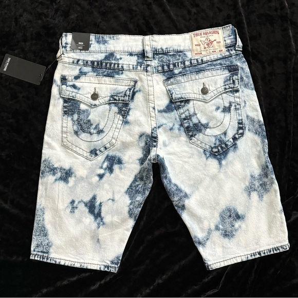 TRUE RELIGION- NWT MENS ROCCO RELAXED SKINNY SHORTS - Picture 4 of 7